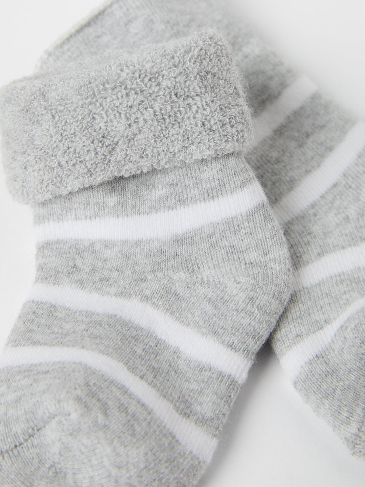 Newborn baby socks that stay fashion on