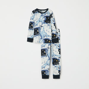 Winter Forest Print Kids Pyjamas from the Polarn O. Pyret kidswear collection. Clothes made using sustainably sourced materials.