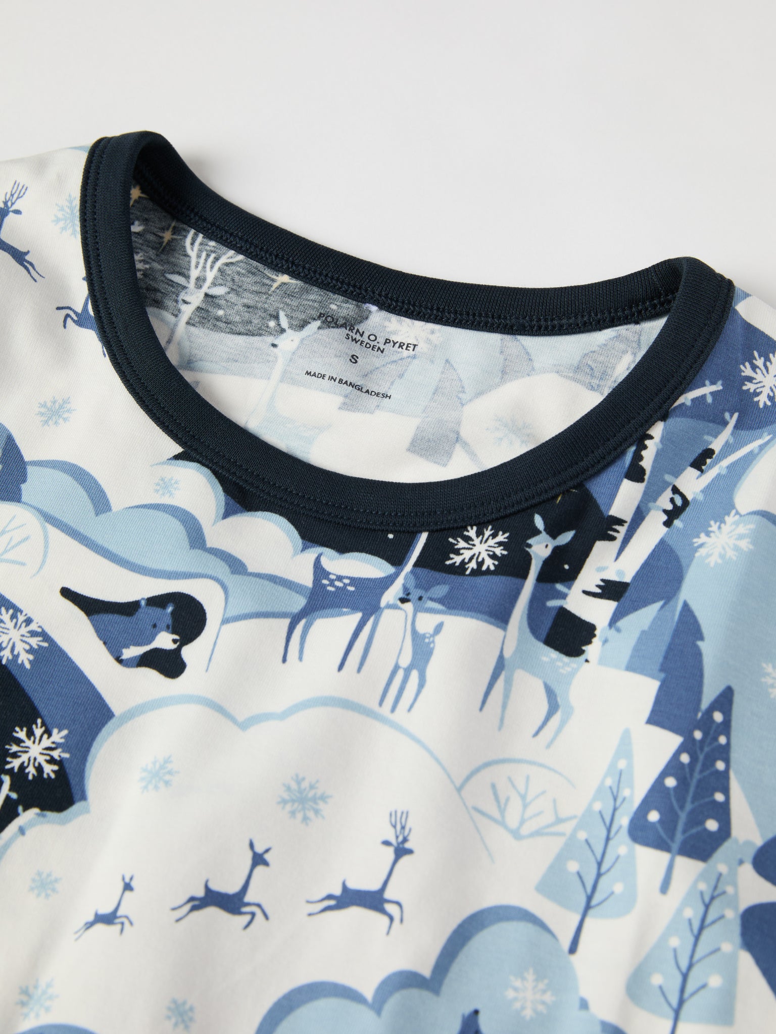 Winter Forest Adult Pyjamas from the Polarn O. Pyret adult collection. Clothes made using sustainably sourced materials.