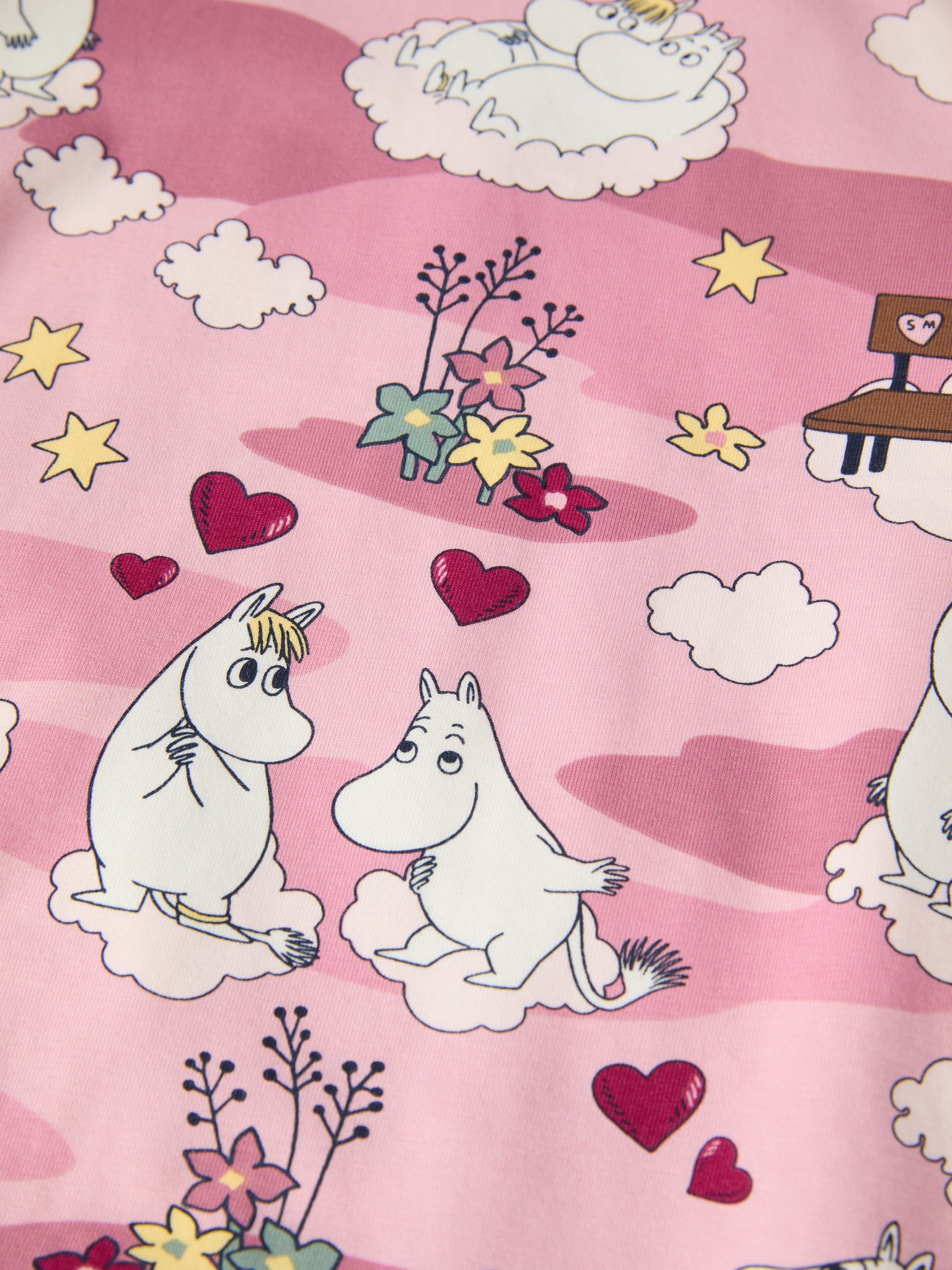 Moomin Print Kids Pyjamas from the Polarn O. Pyret kidswear collection. Nordic kids clothes made from sustainable sources.