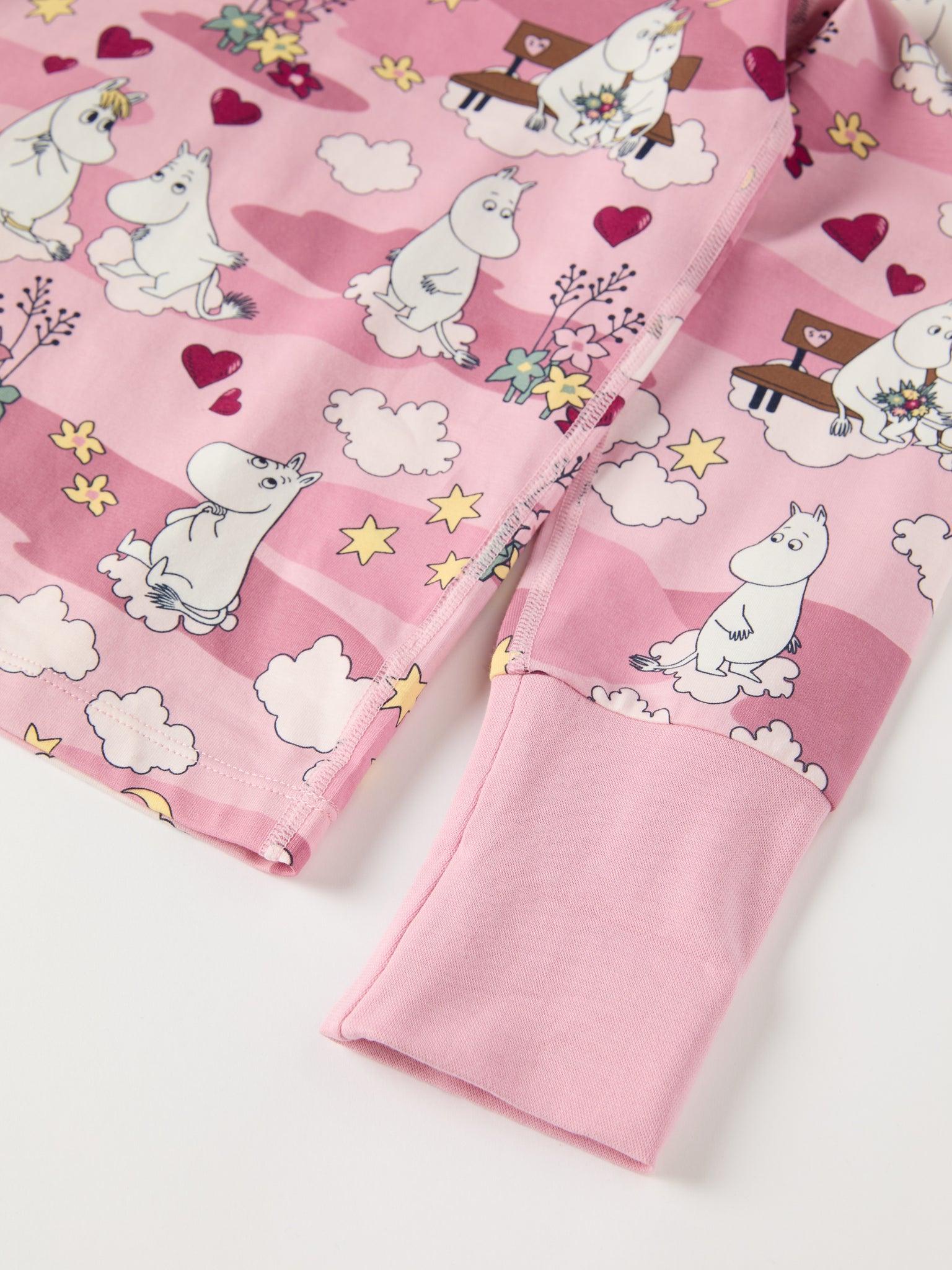 Moomin Print Kids Pyjamas from the Polarn O. Pyret kidswear collection. Nordic kids clothes made from sustainable sources.