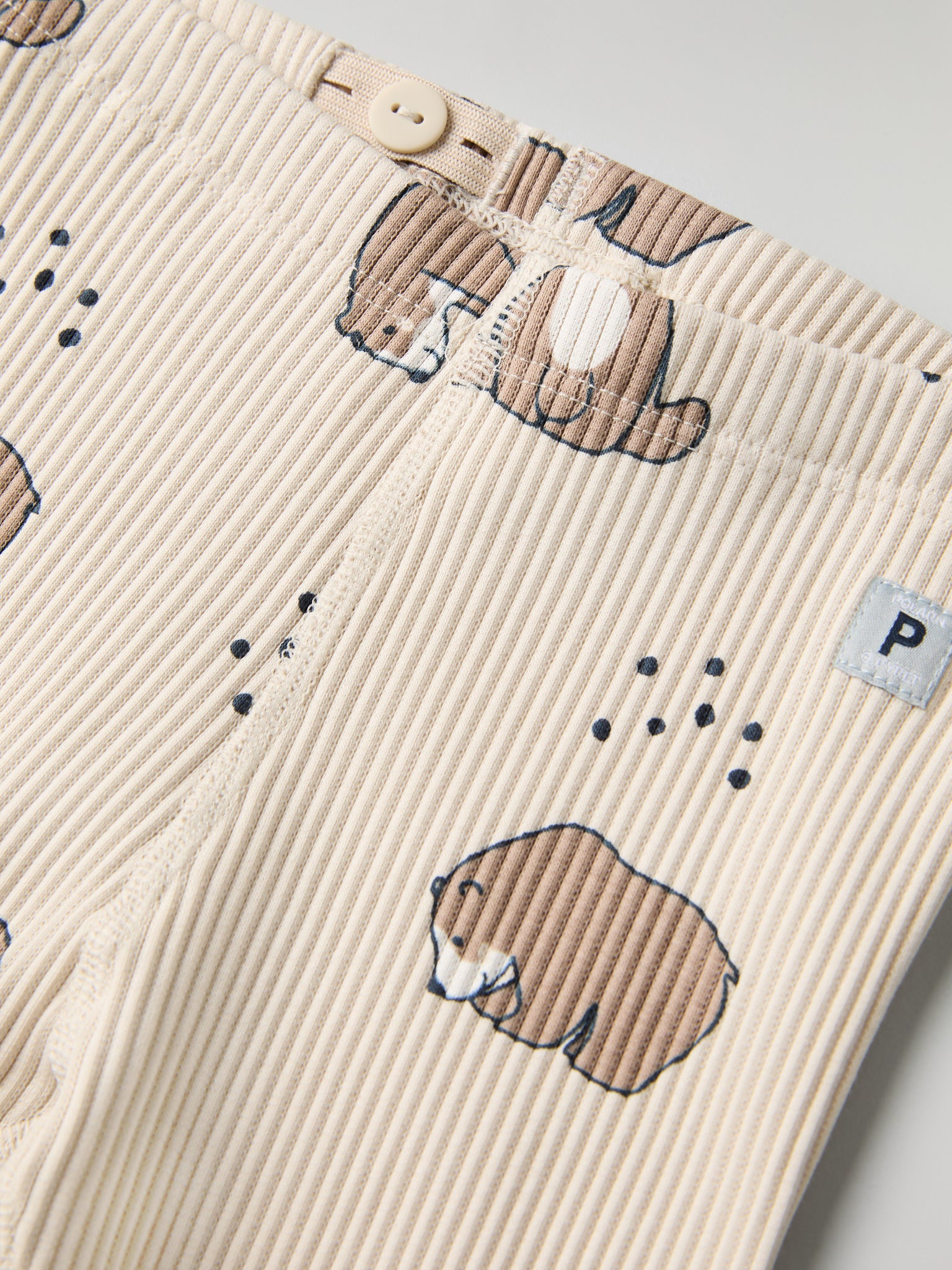 Ribbed Bear Print Baby Leggings from the Polarn O. Pyret baby collection. Clothes made using sustainably sourced materials.