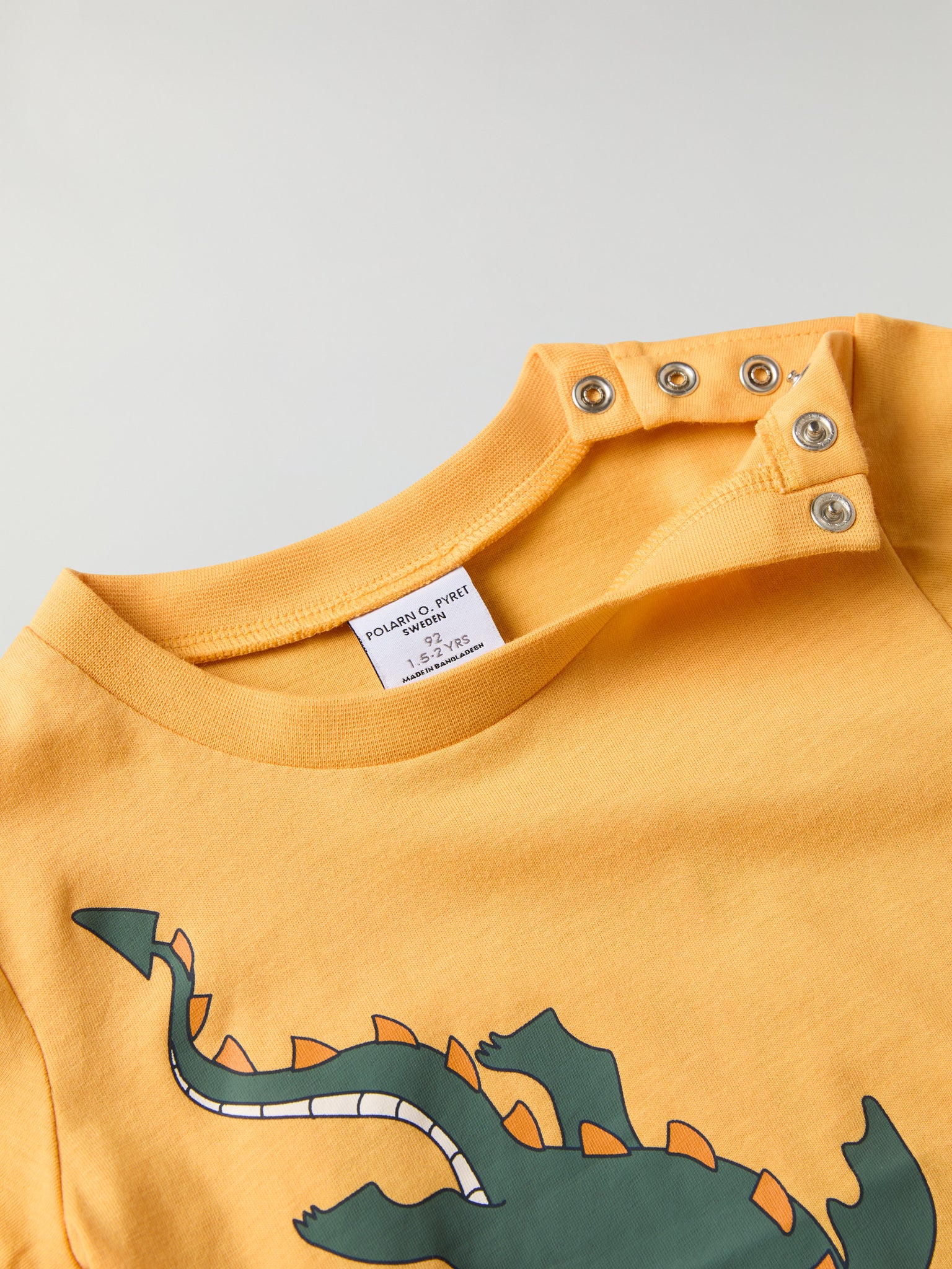 Organic Cotton Kids Dragon Print T-shirt from Polarn O. Pyret kidswear. Nordic kids clothes made from sustainable sources.