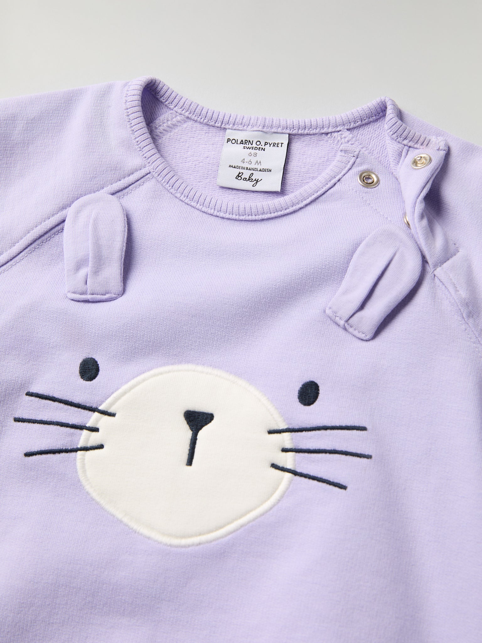 Bunny Applique Baby Sweatshirt from the Polarn O. Pyret baby collection. Nordic kids clothes made from sustainable sources.