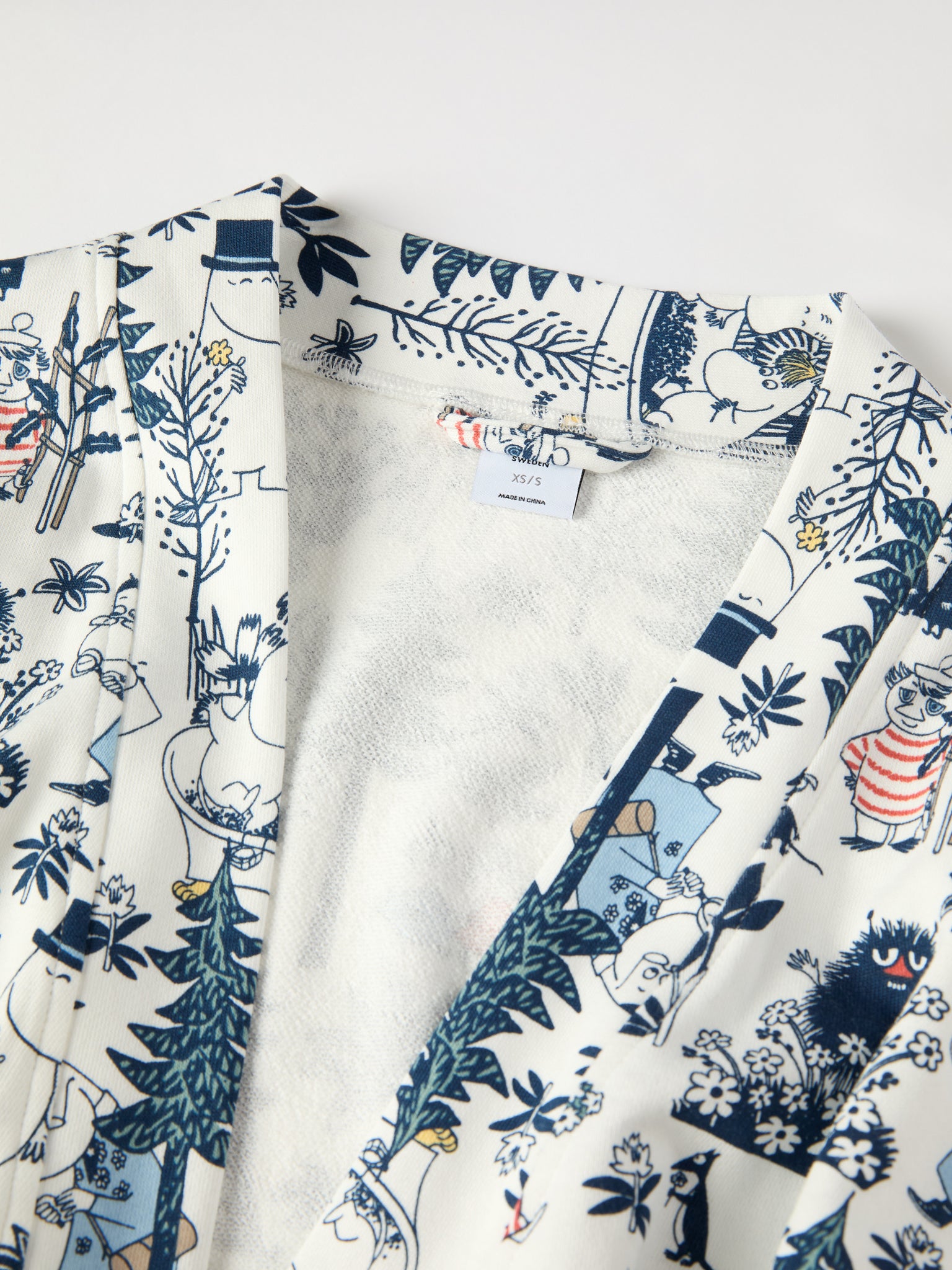 Organic Cotton Moomin Print Adult Robe from the Polarn O. Pyret adult collection. Nordic kids clothes made from sustainable sources.